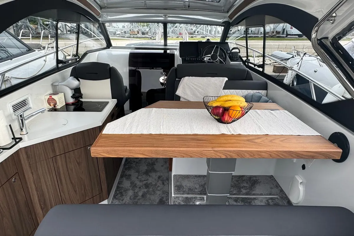 Salon of J&LO, a Grandezza 280C motorboat at Grad Trogir, Croatia