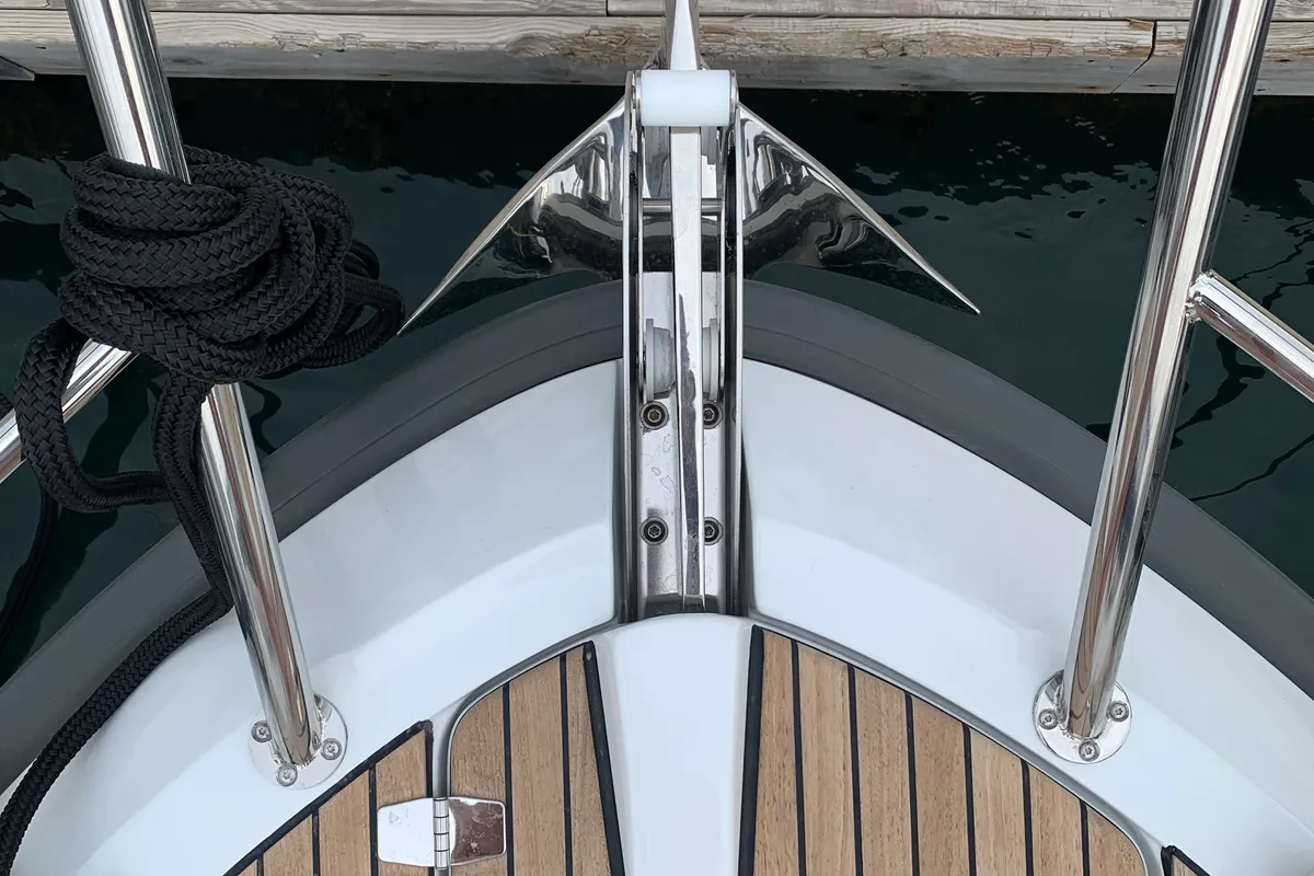 J&LO, a Grandezza 280C motorboat at Grad Trogir, Croatia