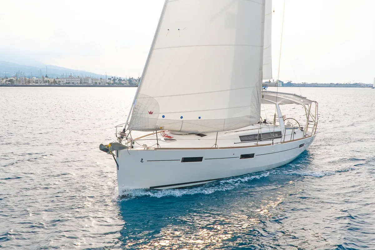 Exterior view of Huschel II, a Beneteau Oceanis 41 sailboat at Kos, Greece