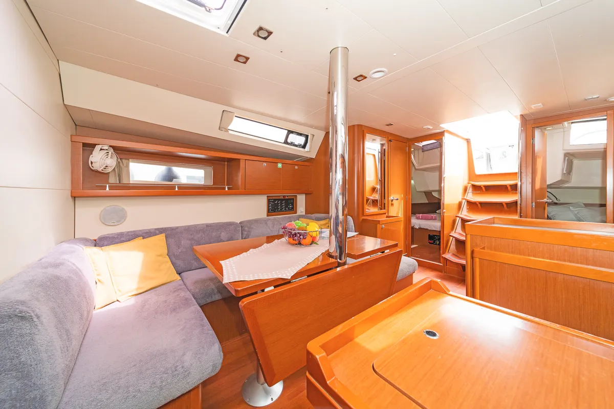 Salon of Huschel II, a Beneteau Oceanis 41 sailboat at Kos, Greece