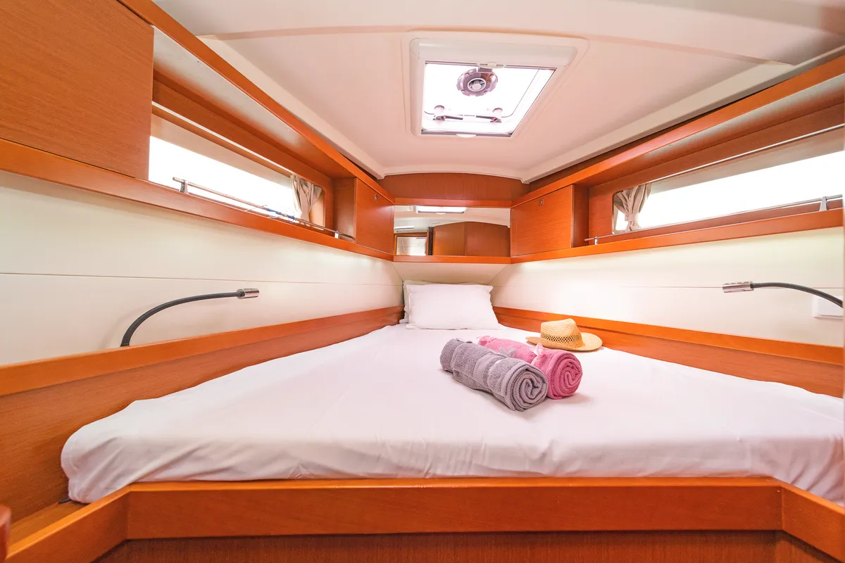Cabin on Huschel II, a Beneteau Oceanis 41 sailboat at Kos, Greece