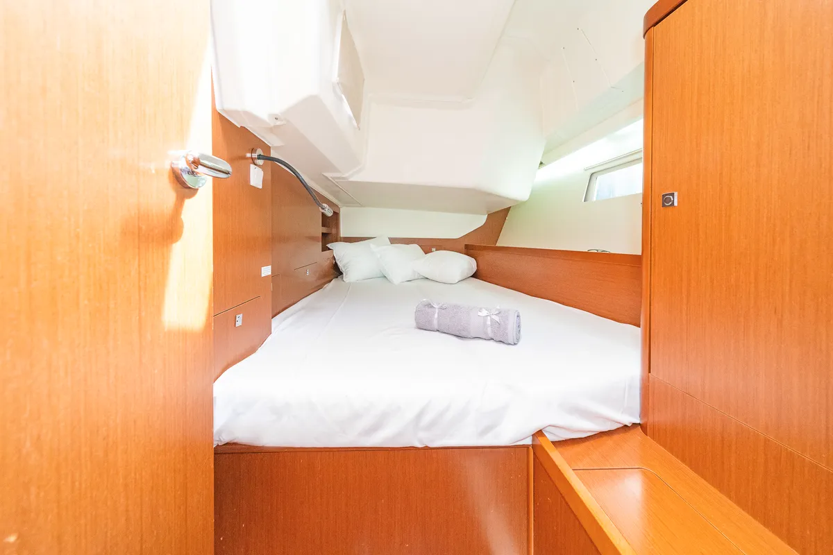 Cabin on Huschel II, a Beneteau Oceanis 41 sailboat at Kos, Greece