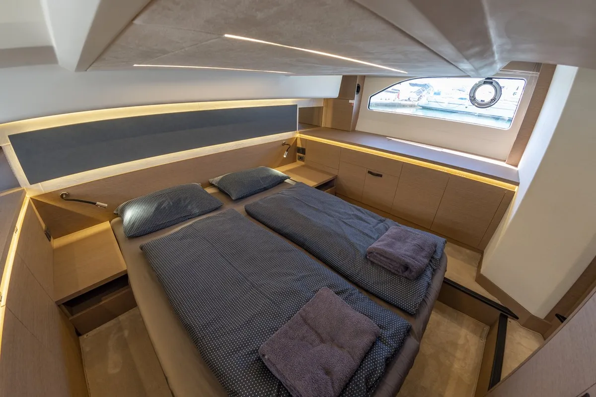 Head on NN, a Jeanneau Prestige 420 Fly motor yacht at Grad Pula, Croatia