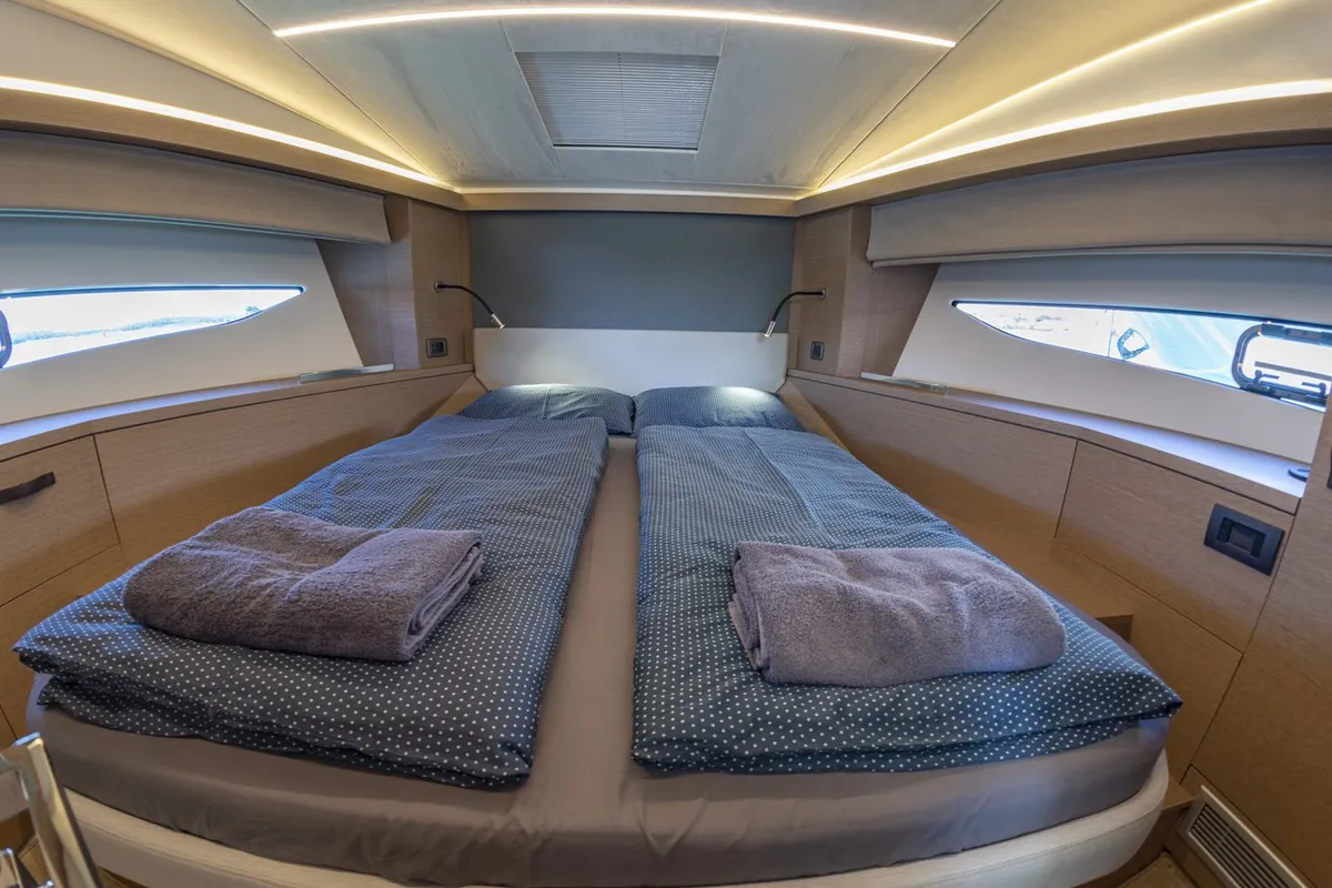 Cabin on NN, a Jeanneau Prestige 420 Fly motor yacht at Grad Pula, Croatia