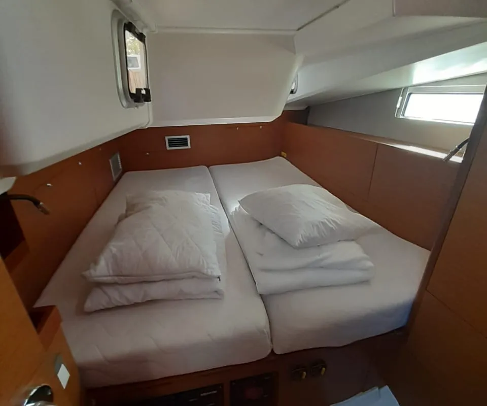 Cabin on White Pearl, a Jeanneau Sun Odyssey 490 sailboat at Kontokali, Greece