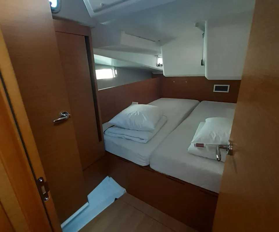 Cabin on White Pearl, a Jeanneau Sun Odyssey 490 sailboat at Kontokali, Greece