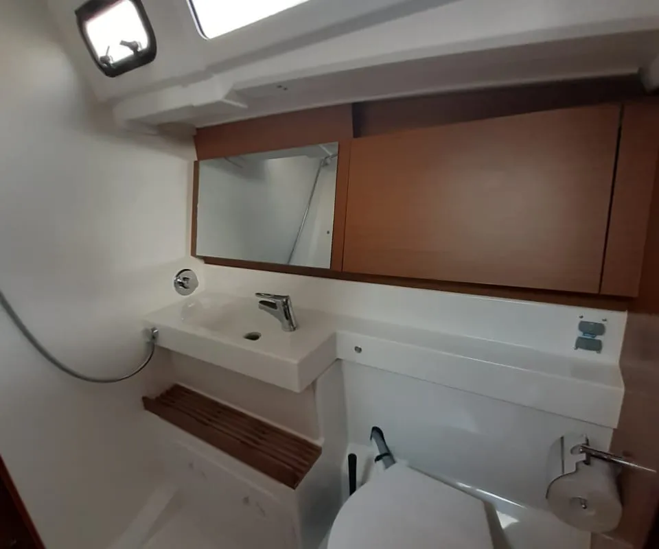Head on White Pearl, a Jeanneau Sun Odyssey 490 sailboat at Kontokali, Greece