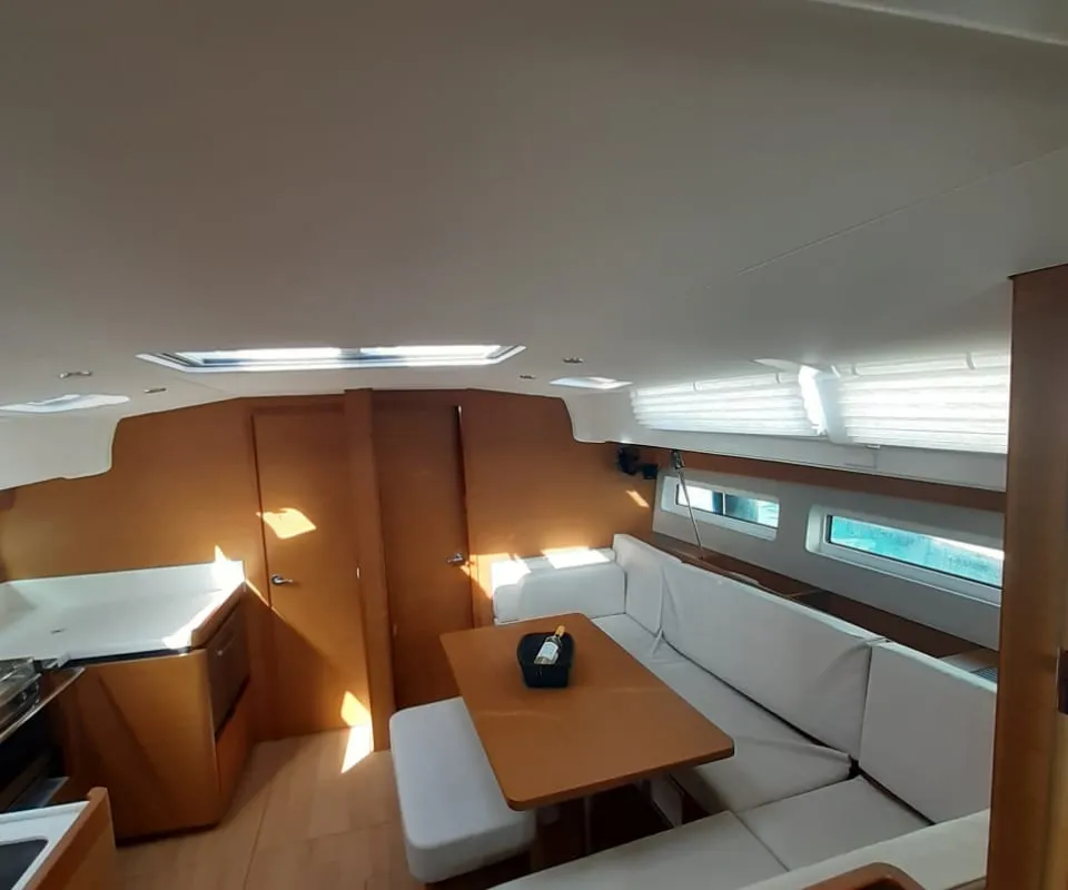 Salon of White Pearl, a Jeanneau Sun Odyssey 490 sailboat at Kontokali, Greece