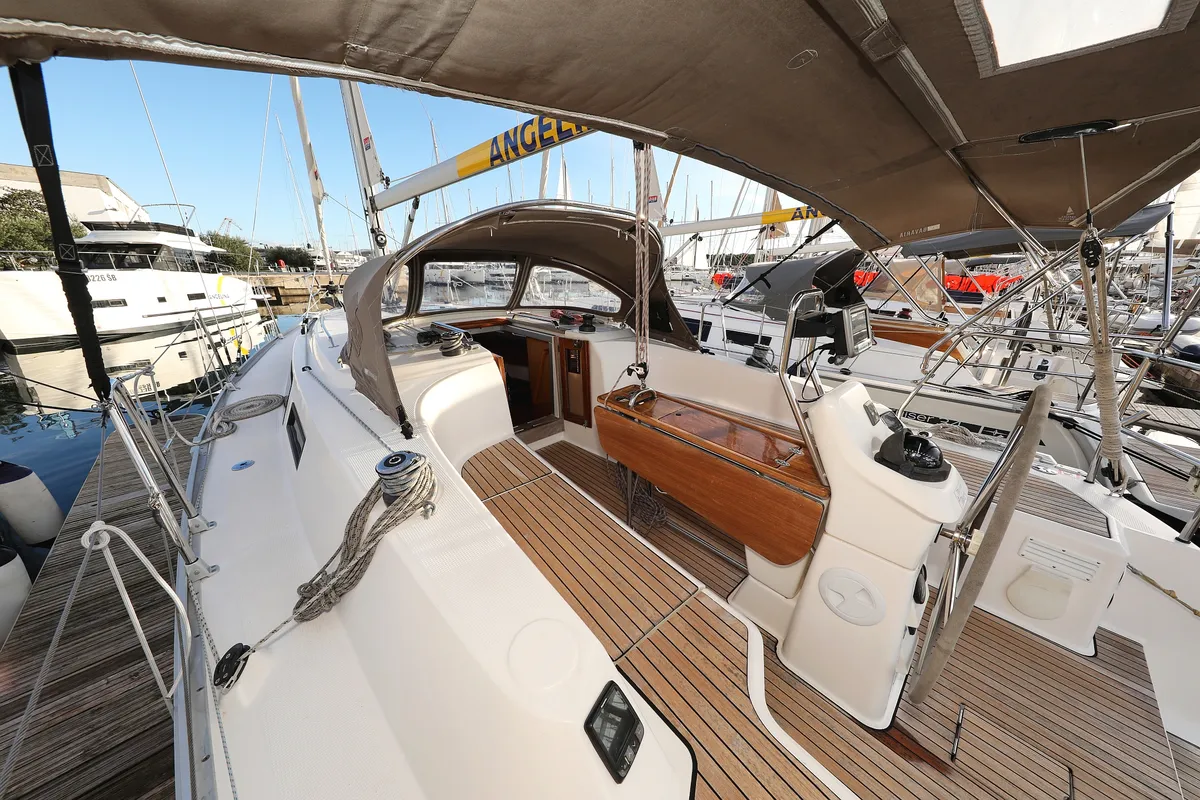 Deck of Dolce Vita, a Bavaria Cruiser 33 sailboat at Grad Vodice, Croatia