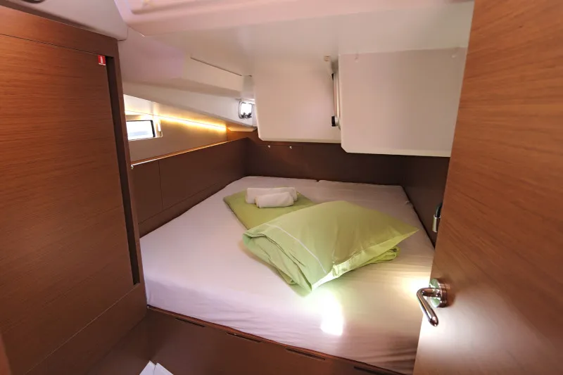 Cabin on Avra, a Jeanneau Sun Odyssey 490 sailboat at Lavreotiki Municipal Unit, Greece