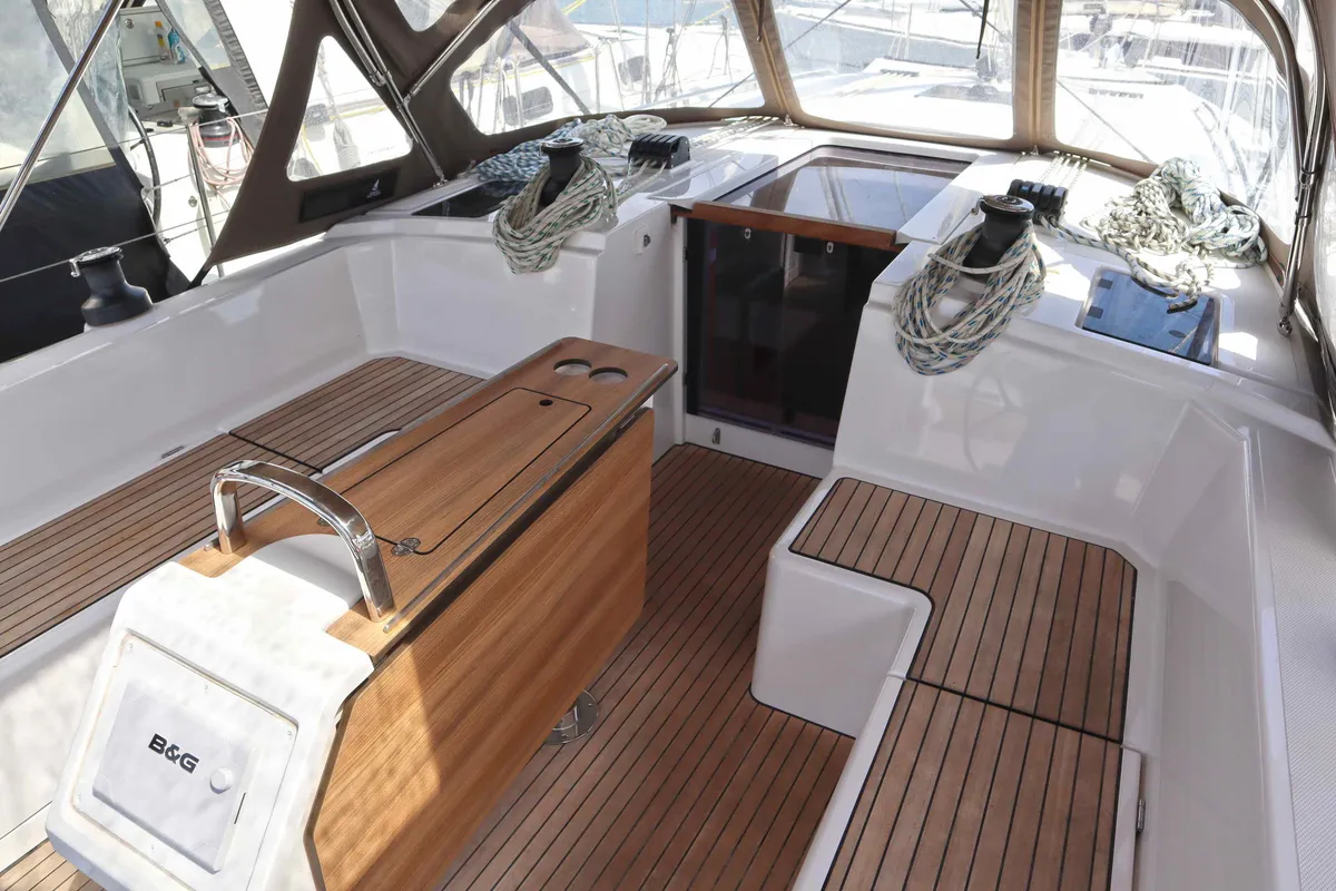 LIMA, a Bavaria C42 sailboat at Parikia, Greece