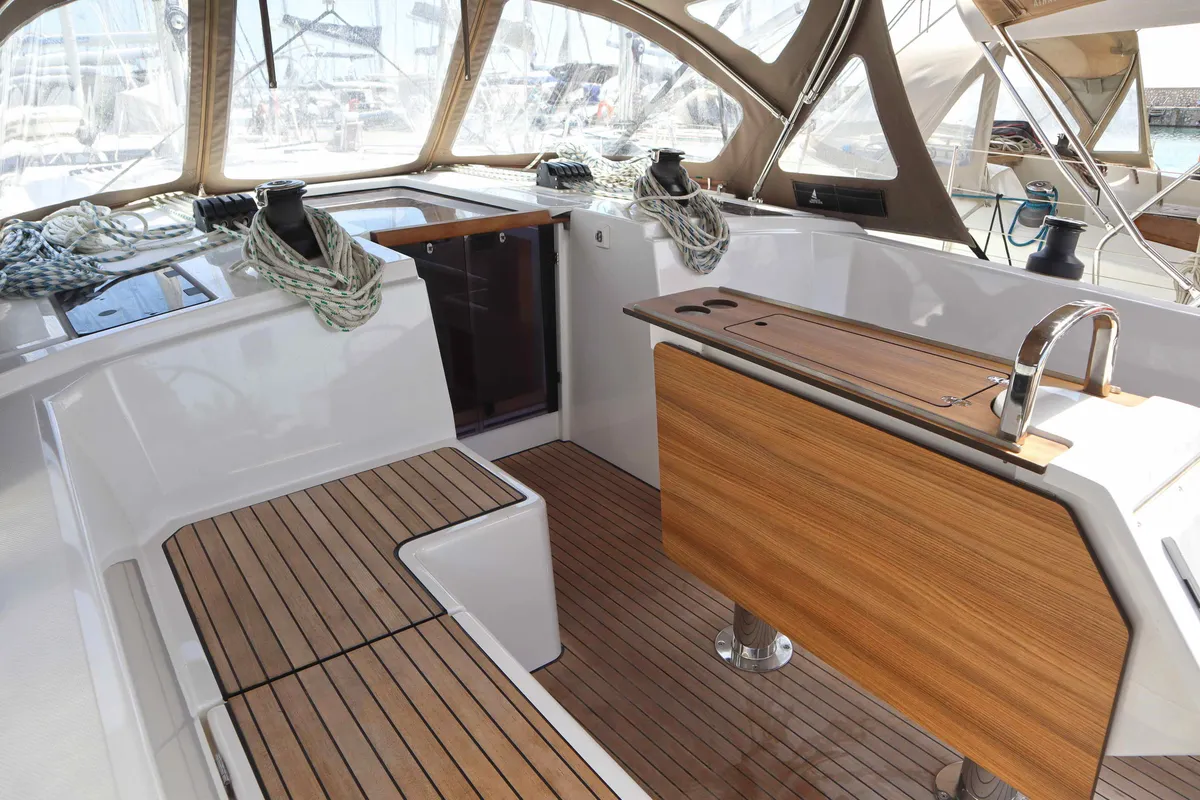 LIMA, a Bavaria C42 sailboat at Parikia, Greece