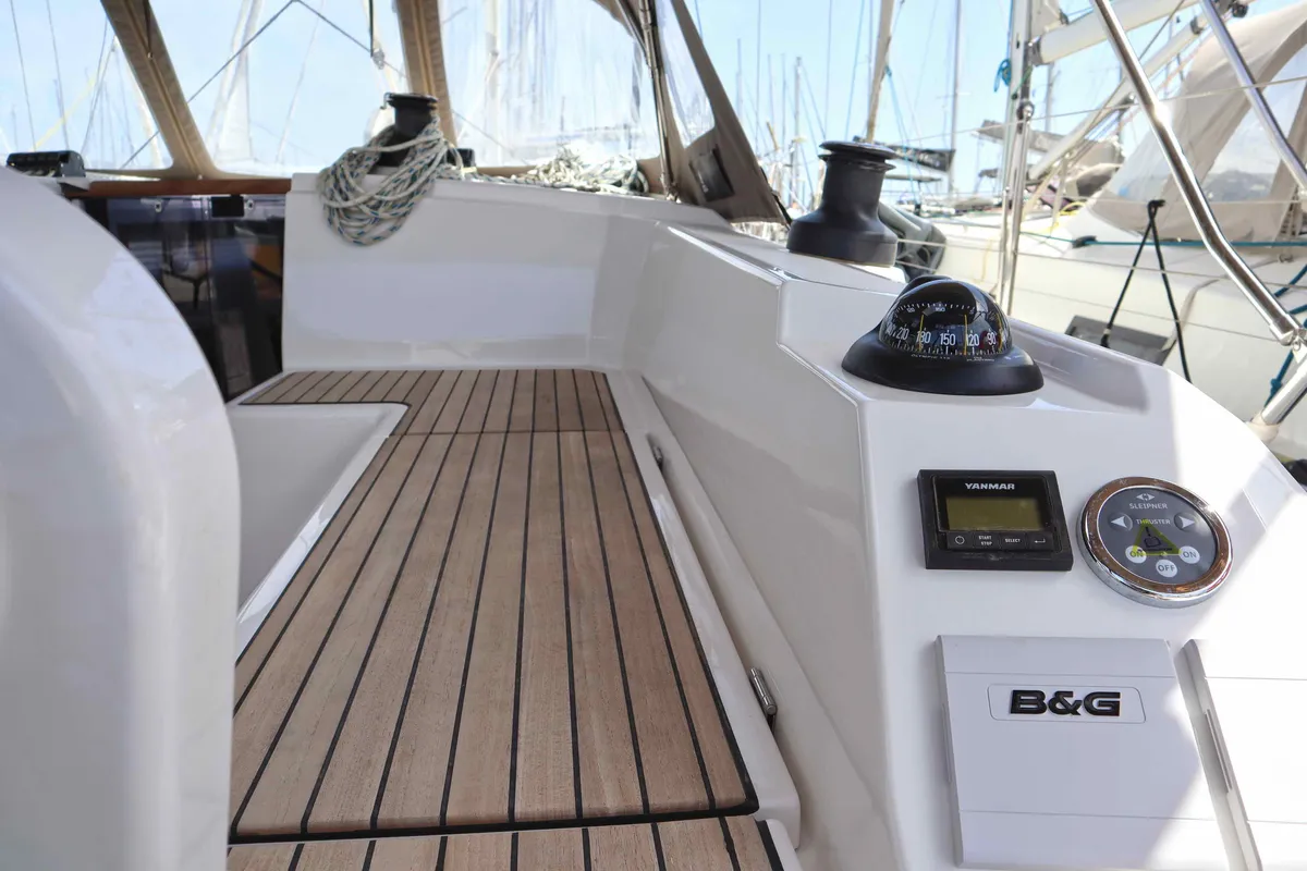 LIMA, a Bavaria C42 sailboat at Parikia, Greece