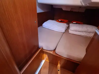 Cabin on LAMPUGA, a Beneteau Oceanis 35.1 sailboat at Split, Croatia