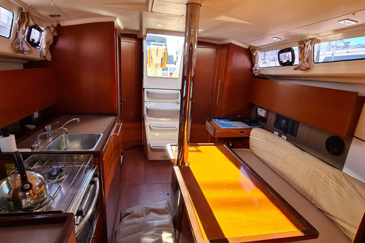 Salon of LAMPUGA, a Beneteau Oceanis 35.1 sailboat at Split, Croatia