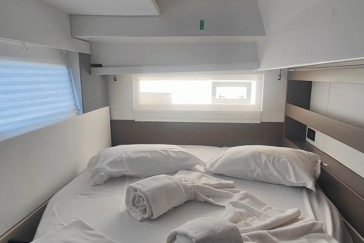 Cabin on Alluzo, a Leopard 42 catamaran at Procida, Italy