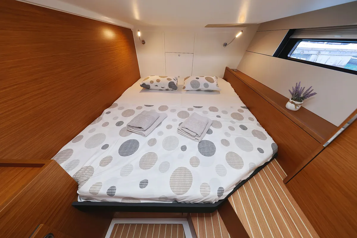 Cabin on Balena - OW, a Hanse 460 sailboat at Grad Kaštela, Croatia