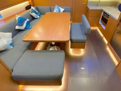 Salon of Kaito, a Dufour 470 sailboat at Dénia, Spain