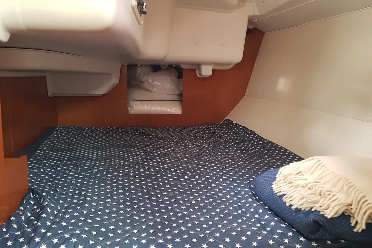 Cabin on Serenade, a Beneteau Oceanis 37 sailboat at Bergen, Norway