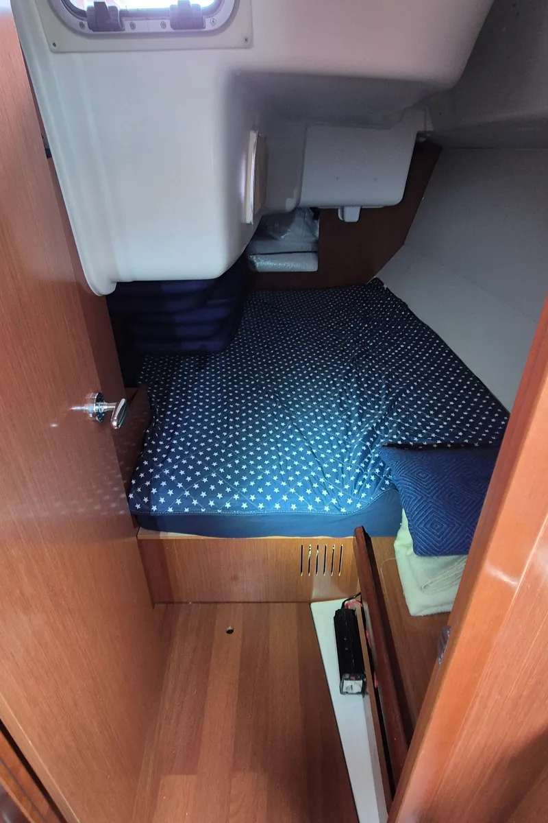 Cabin on Serenade, a Beneteau Oceanis 37 sailboat at Bergen, Norway