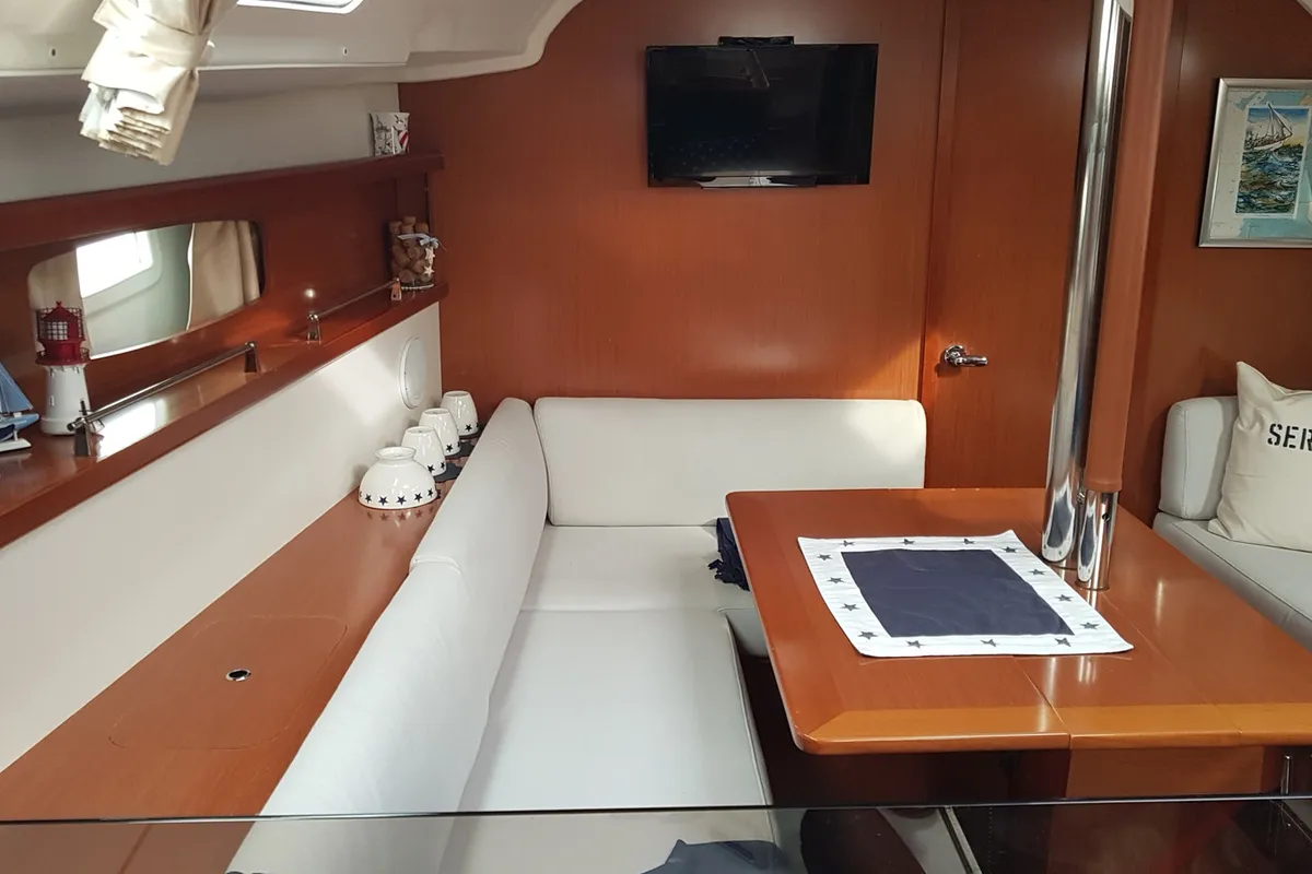 Salon of Serenade, a Beneteau Oceanis 37 sailboat at Bergen, Norway