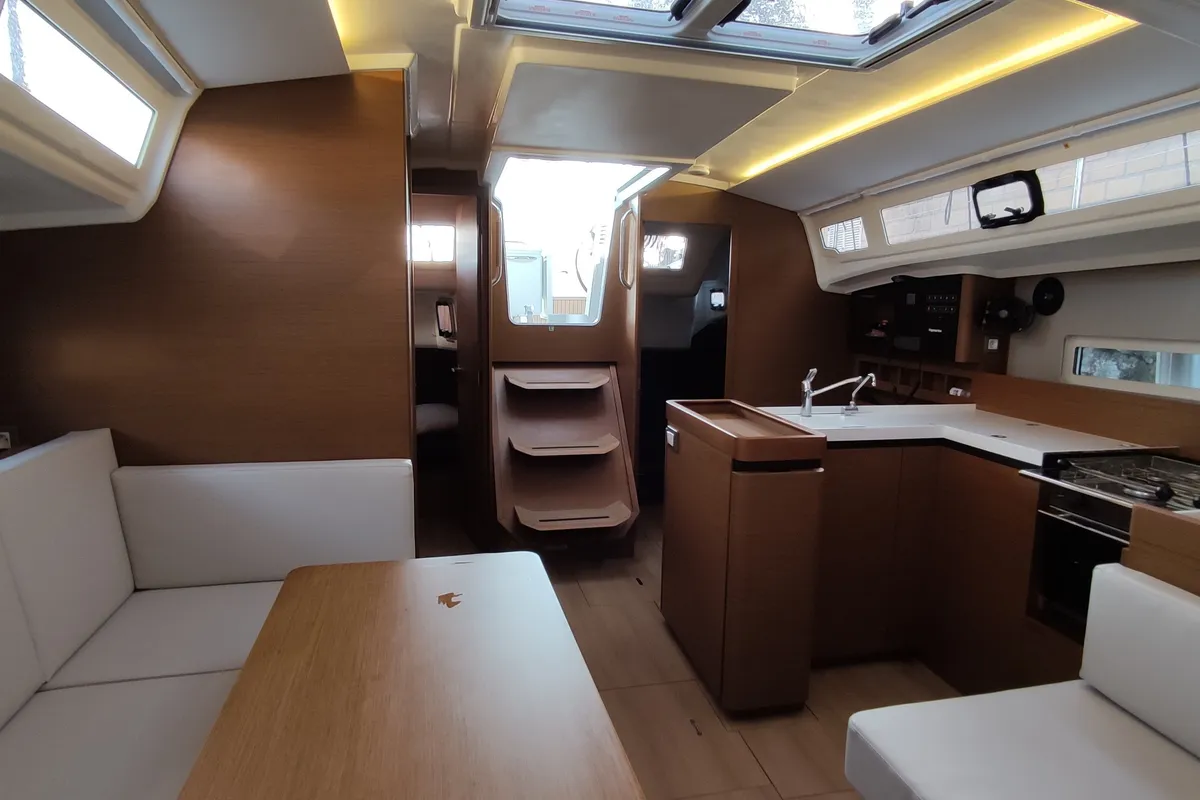 Salon of Camilleri, a Jeanneau Sun Odyssey 410 sailboat at Tonnarella, Italy