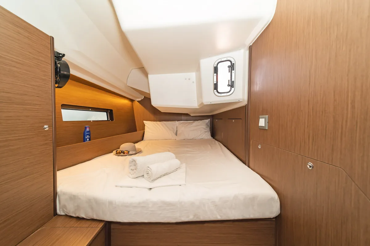Cabin on Mojito, a Beneteau Oceanis 40.1 sailboat at Kos, Greece