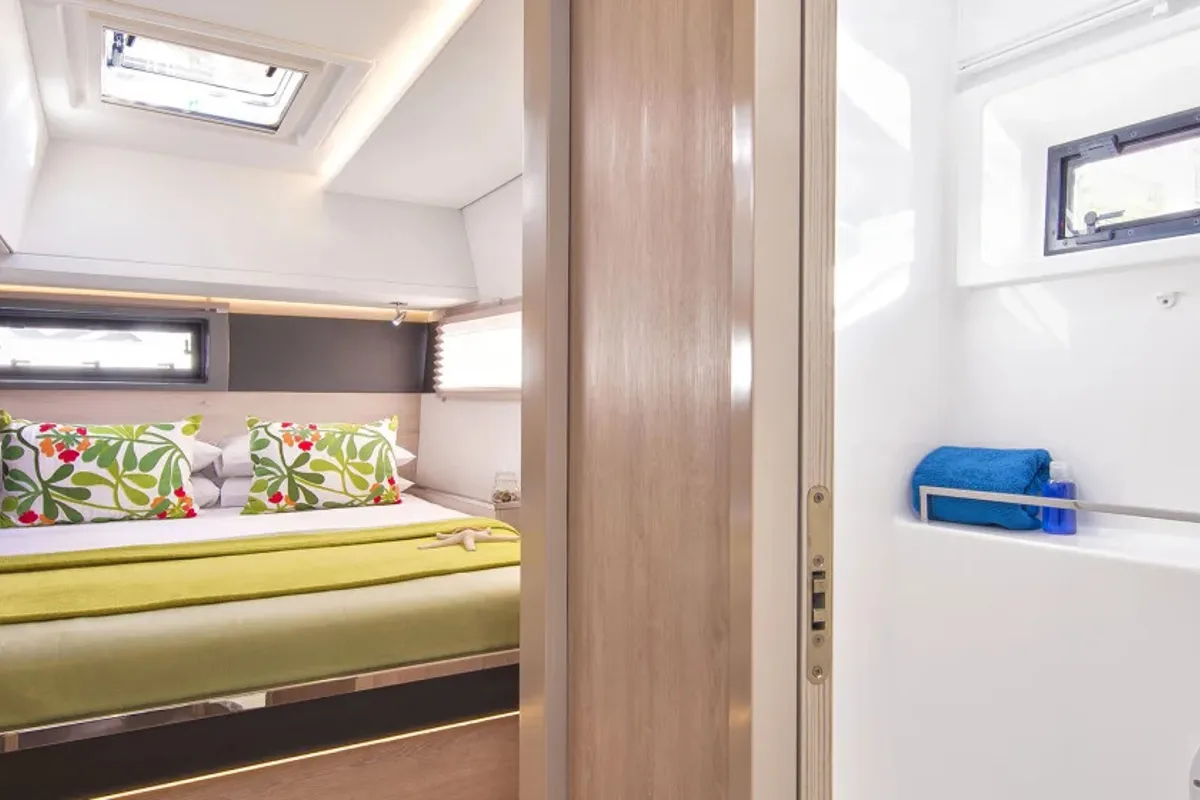 Cabin on Moorings 4500L/10 Exclusive, a Leopard 45 catamaran at Roche Caiman, Seychelles