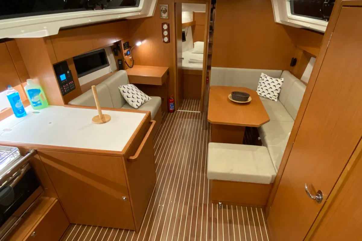 Salon of Luna 3, a Bavaria C38 sailboat at Fethiye, Turkey