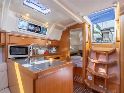 Galley of Jitterbug, a Bavaria 37 sailboat at Road Town, British Virgin Islands