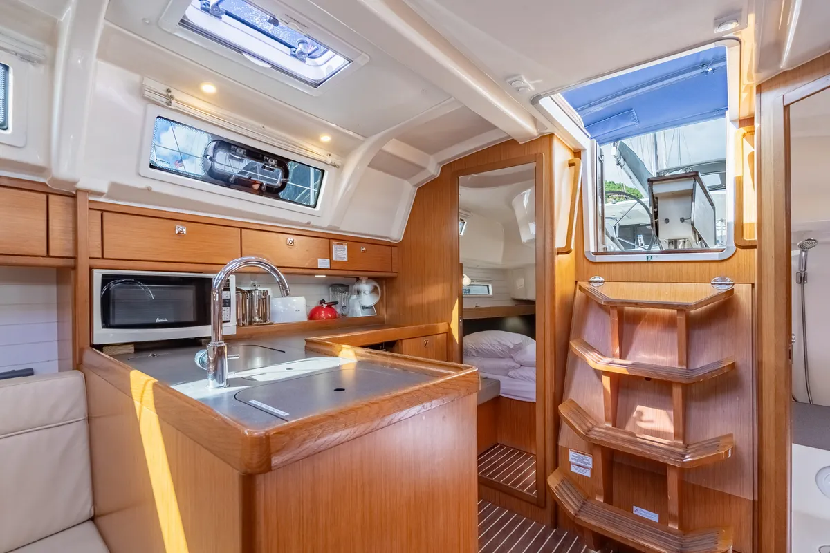 Galley of Jitterbug, a Bavaria 37 sailboat at Road Town, British Virgin Islands