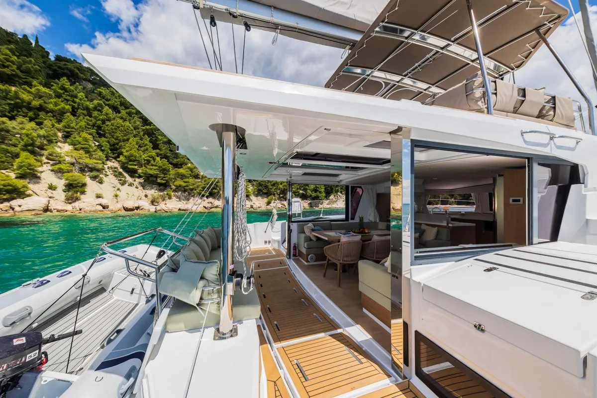 Salon of C'est la vie, a Bali 4.6 catamaran at Grad Kaštela, Croatia