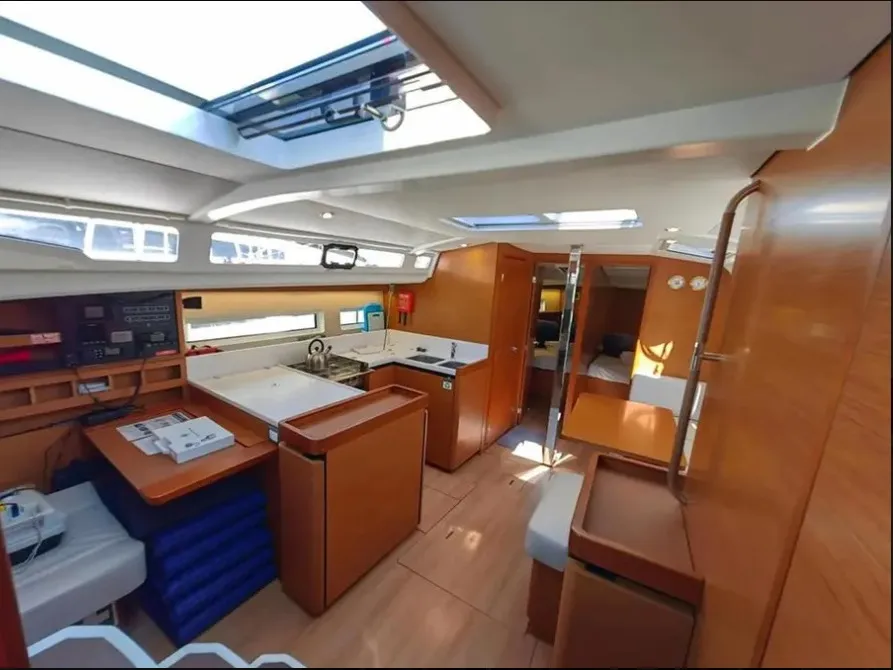 Salon of AF-SO440N, a Jeanneau Sun Odyssey 440 sailboat at Athens, Greece