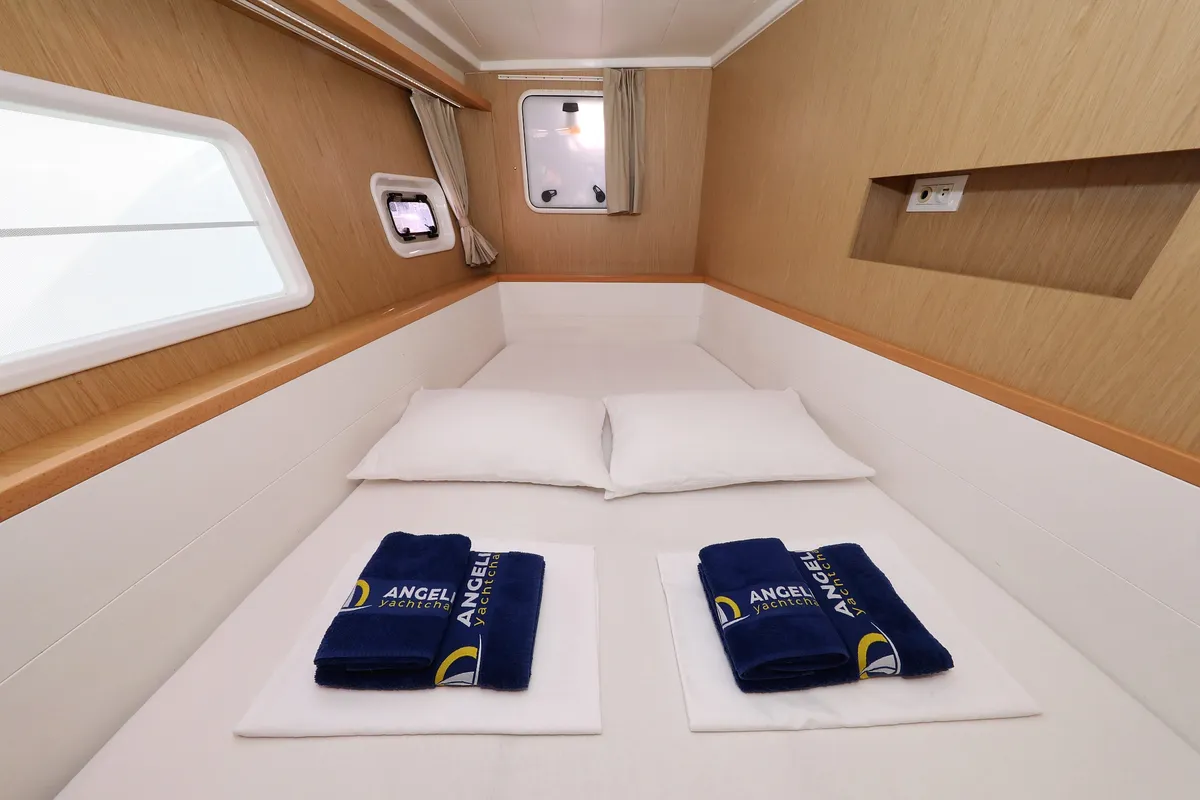 Cabin on Maja V, a Lagoon 400 S2 catamaran at Općina Sukošan, Croatia