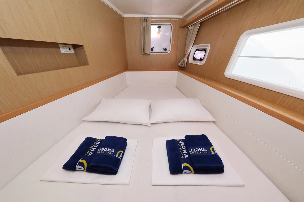 Cabin on Maja V, a Lagoon 400 S2 catamaran at Općina Sukošan, Croatia
