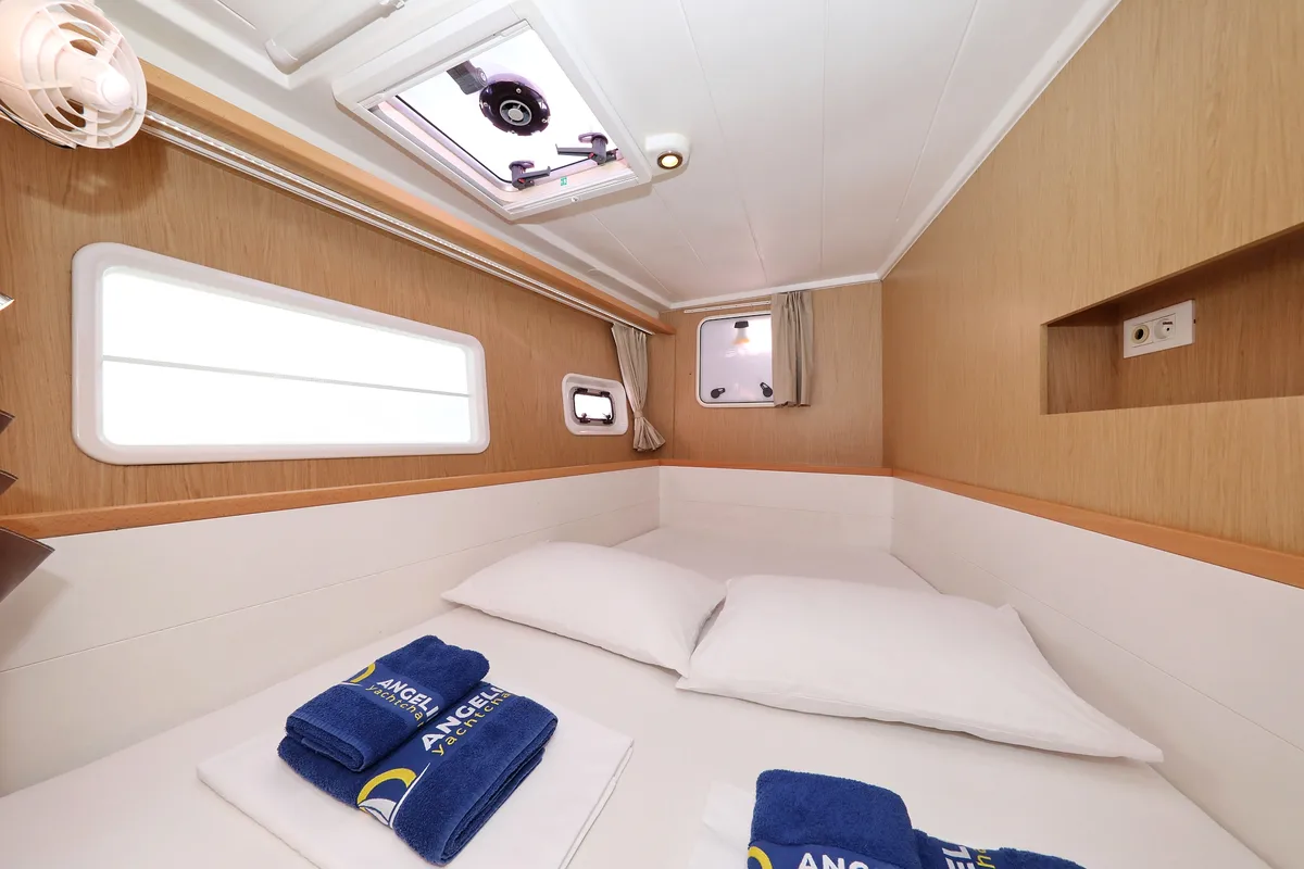Cabin on Maja V, a Lagoon 400 S2 catamaran at Općina Sukošan, Croatia