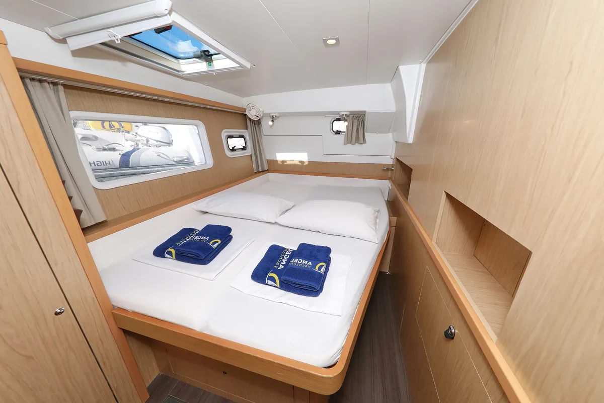 Cabin on Maja V, a Lagoon 400 S2 catamaran at Općina Sukošan, Croatia