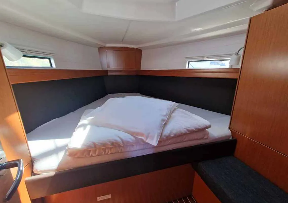 Cabin on Polo, a Bavaria Cruiser 37 sailboat at Grad Pula, Croatia