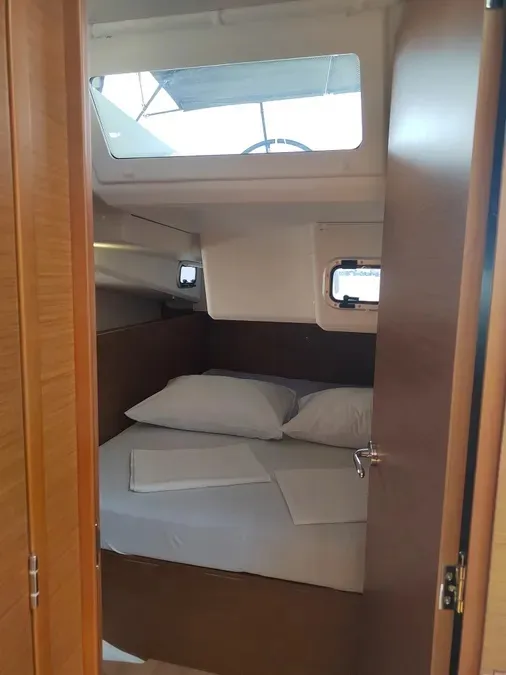 Cabin on Ares, a Jeanneau Sun Odyssey 440 sailboat at Pula, Croatia