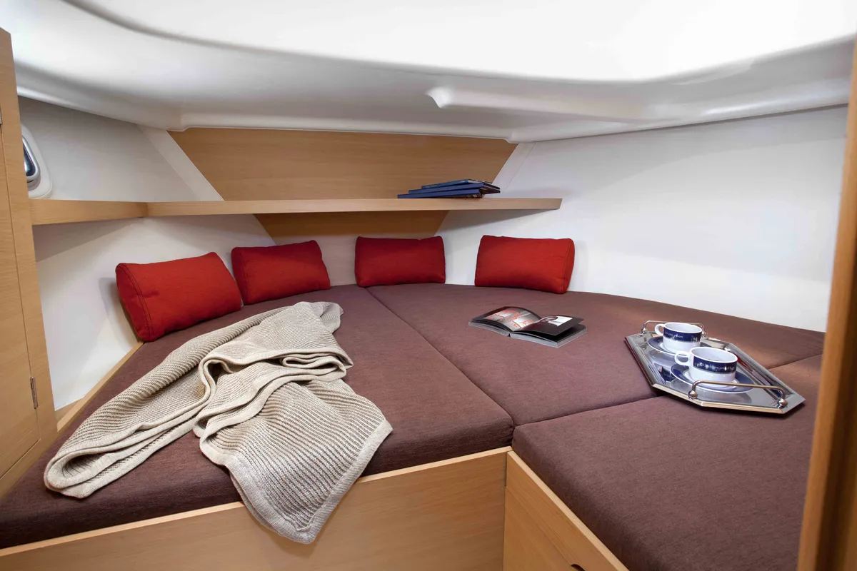 Cabin on Liv, a Delphia Escape 800 motorboat at Motala, Sweden