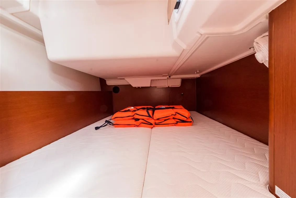Cabin on Lampuga, a Beneteau Oceanis 35.1 sailboat at Split, Croatia