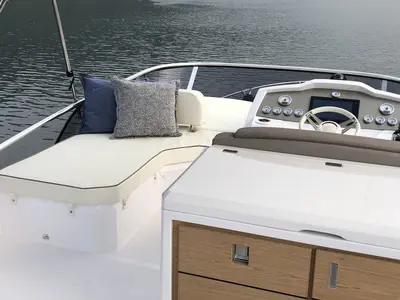 YES, a Sessa Fly 42 motorboat at Grad Šibenik, Croatia