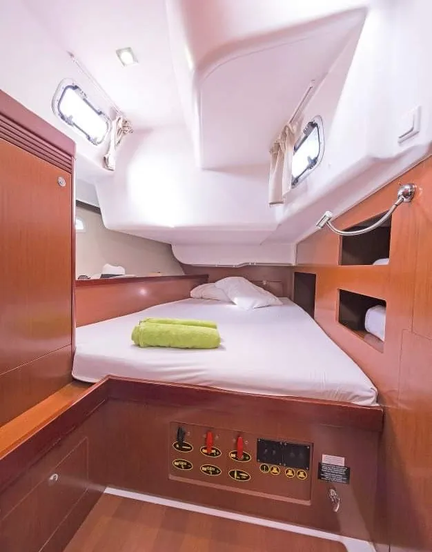 Cabin on Sūeno, a Beneteau Oceanis 50 sailboat at Athens, Greece