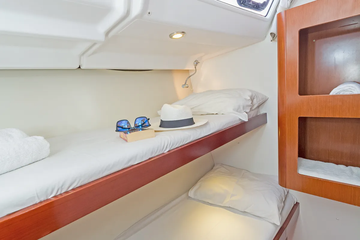 Cabin on Sūeno, a Beneteau Oceanis 50 sailboat at Athens, Greece