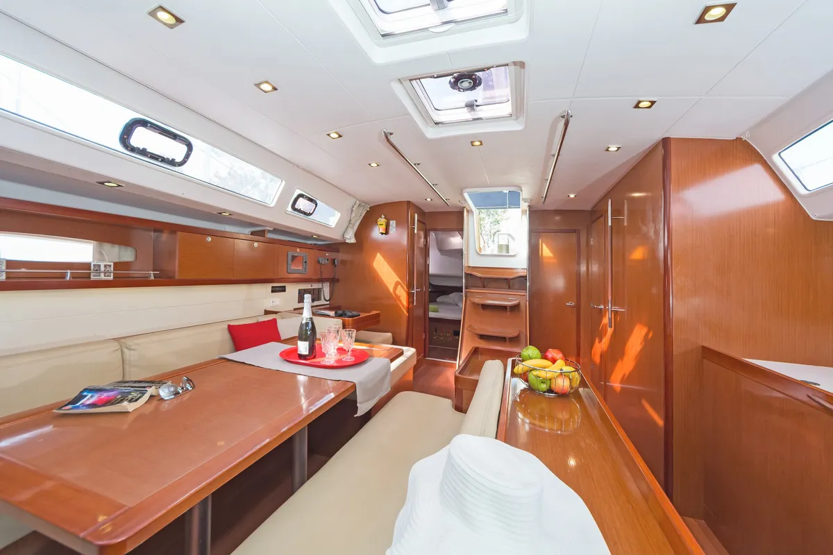 Salon of Sūeno, a Beneteau Oceanis 50 sailboat at Athens, Greece