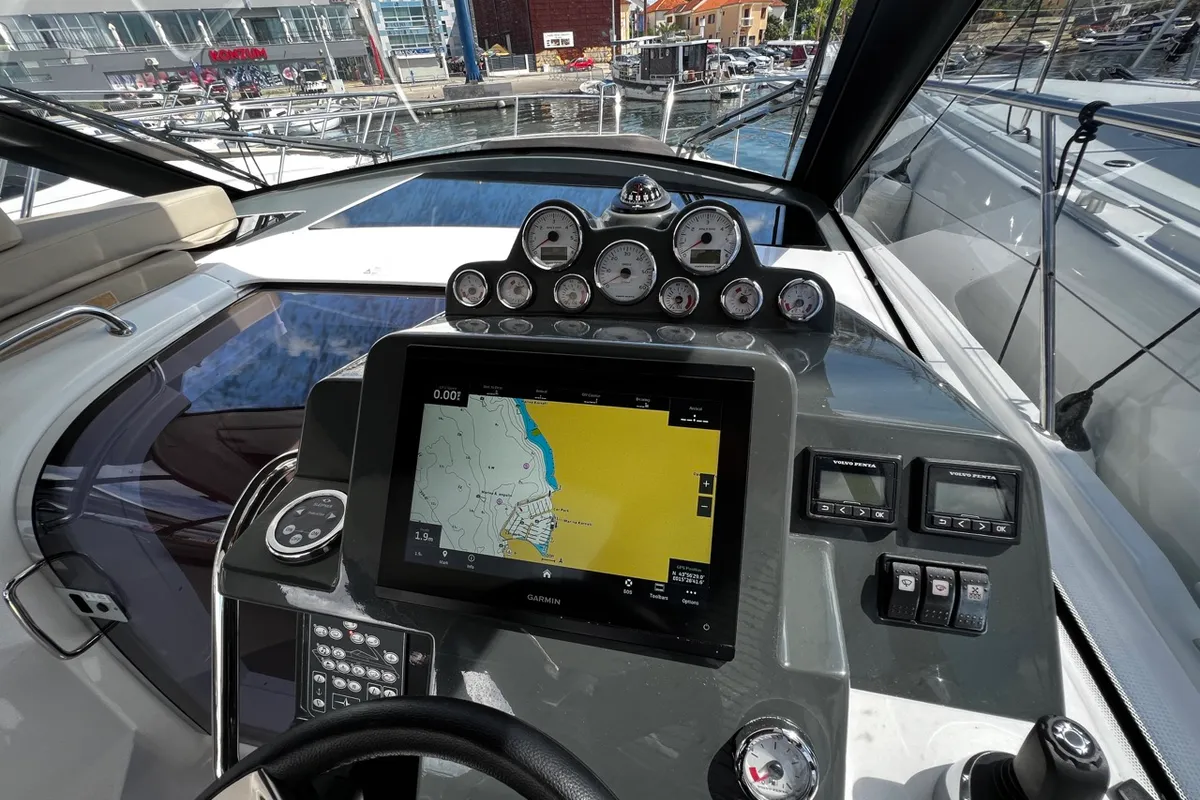 Cockpit of Rio, a Bavaria 33 Sport HT motorboat at Grad Pula, Croatia