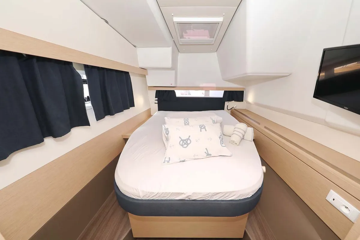 Cabin on Tu Tamo 2, a Fountaine Pajot Lucia 40 catamaran at Grad Pula, Croatia