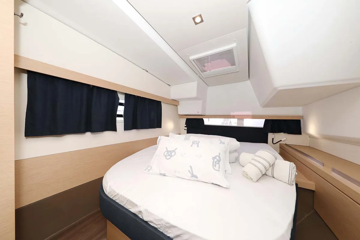 Cabin on Tu Tamo 2, a Fountaine Pajot Lucia 40 catamaran at Grad Pula, Croatia
