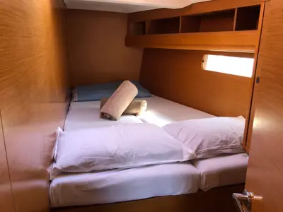Cabin on Luna Rossa, a Jeanneau Sun Odyssey 479 sailboat at Athens, Greece