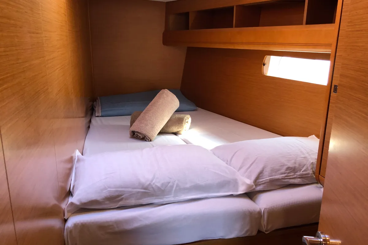 Cabin on Luna Rossa, a Jeanneau Sun Odyssey 479 sailboat at Athens, Greece